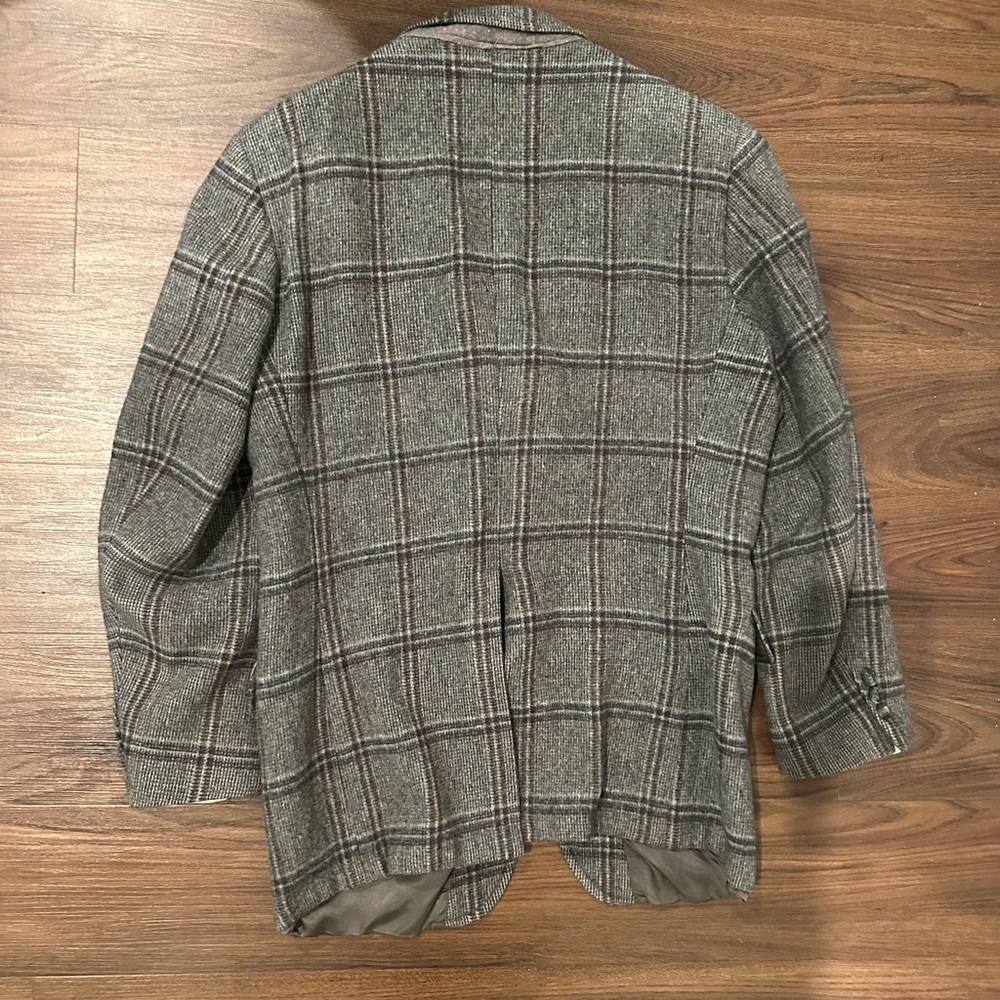 Gray Blazer with Plaid Pattern and Notched Lapel - Picture 2 of 5